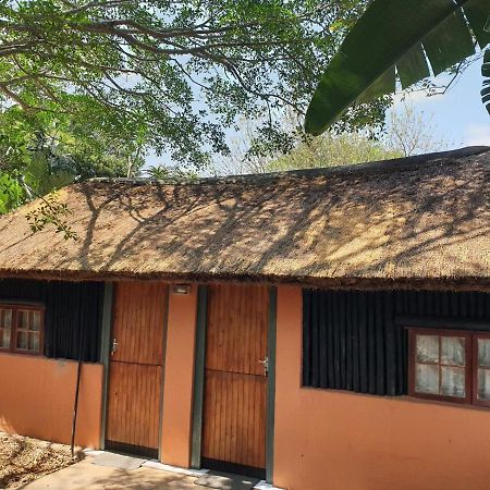 Pumusa Bushcamp Hluhluwe Bagian luar foto
