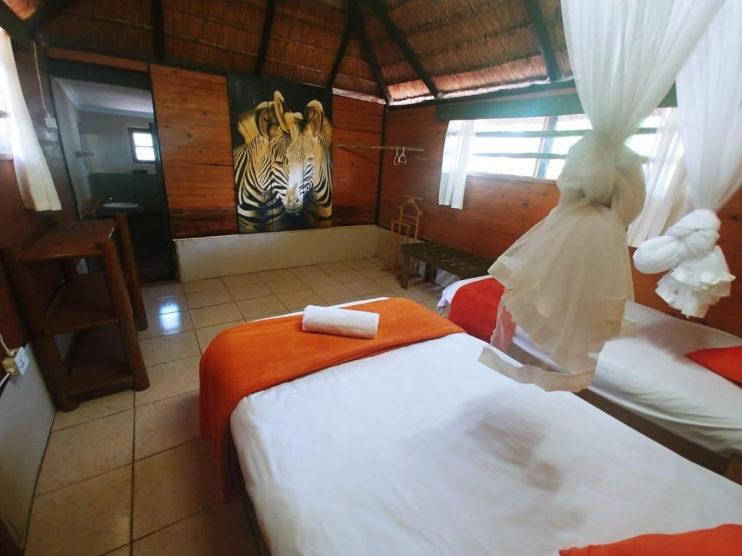 Pumusa Bushcamp Hluhluwe Bagian luar foto