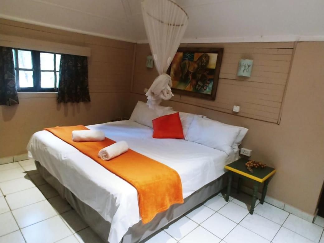 Pumusa Bushcamp Hluhluwe Bagian luar foto