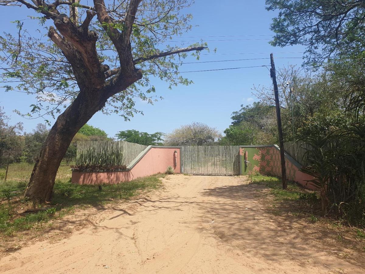 Pumusa Bushcamp Hluhluwe Bagian luar foto