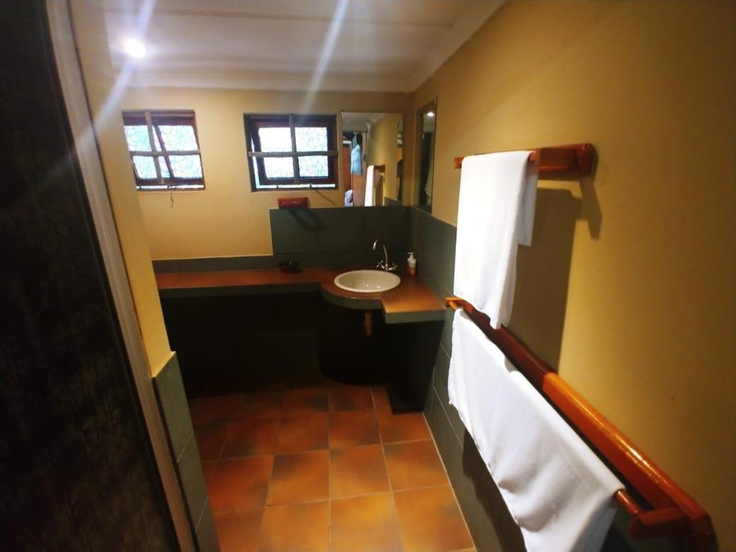 Pumusa Bushcamp Hluhluwe Bagian luar foto