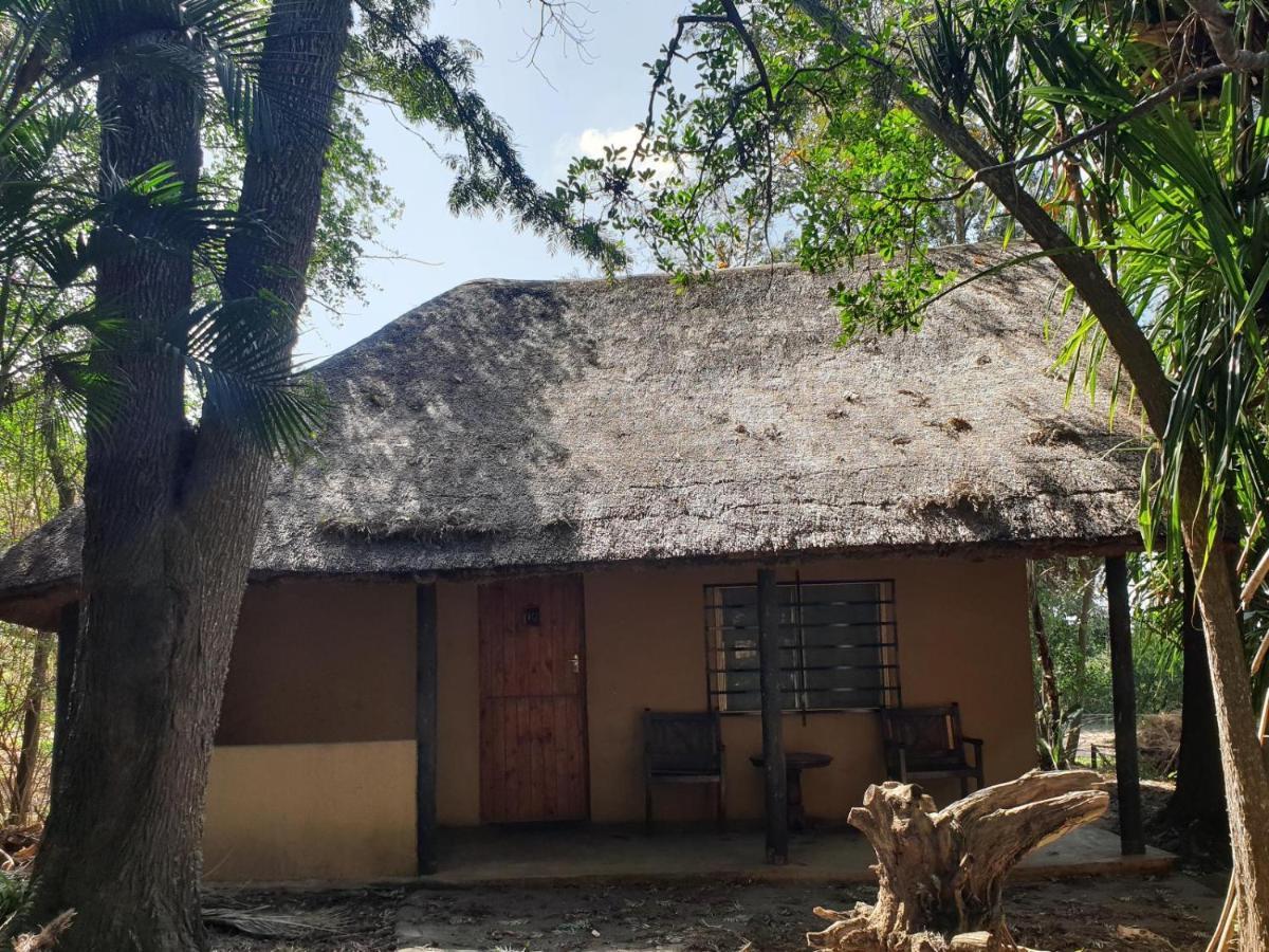 Pumusa Bushcamp Hluhluwe Bagian luar foto