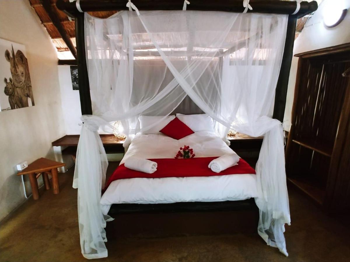 Pumusa Bushcamp Hluhluwe Bagian luar foto