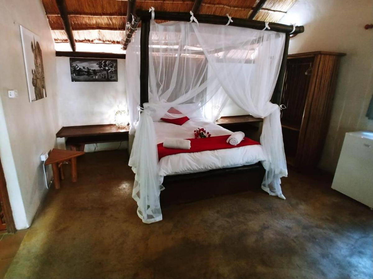 Pumusa Bushcamp Hluhluwe Bagian luar foto