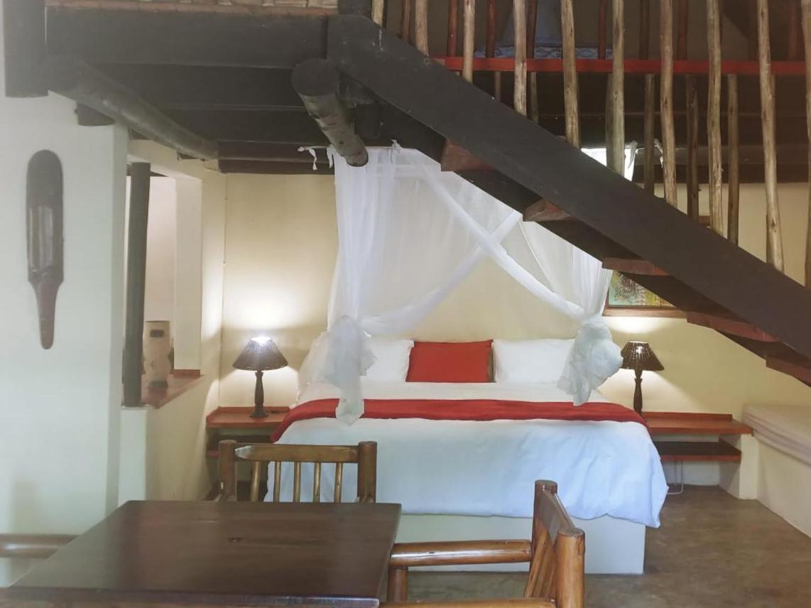 Pumusa Bushcamp Hluhluwe Bagian luar foto